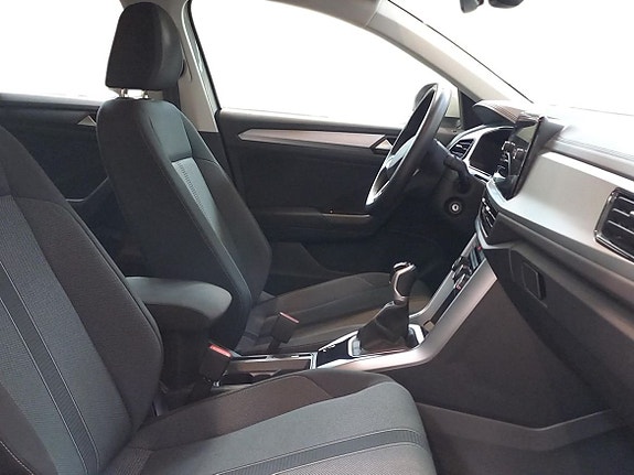 Volkswagen T-Roc 8 of 10