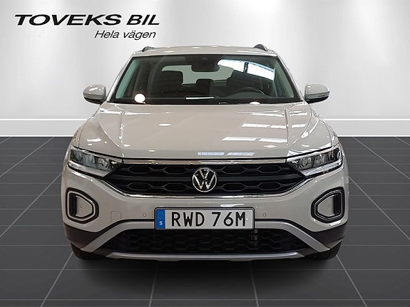 Volkswagen T-Roc 2 of 10