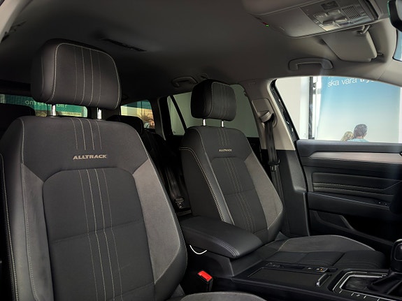 Volkswagen Passat Alltrack 9 of 17