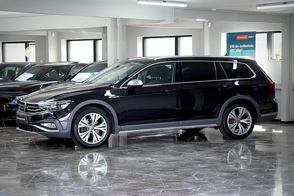 Volkswagen Passat Alltrack 4 of 17