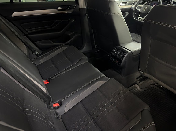 Volkswagen Passat Alltrack 17 of 17
