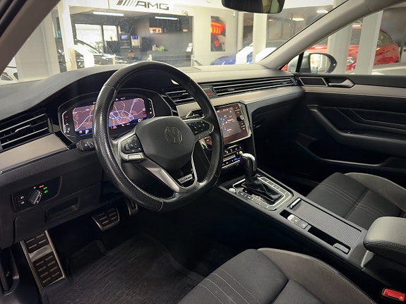 Volkswagen Passat Alltrack 10 of 17