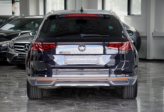 Volkswagen Passat Alltrack 3 of 17