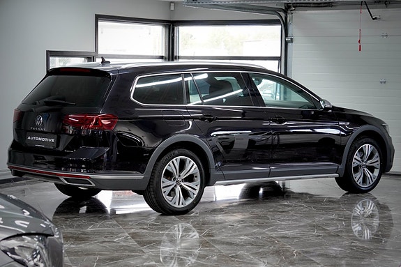 Volkswagen Passat Alltrack 5 of 17