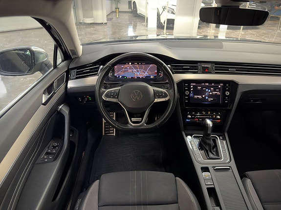 Volkswagen Passat Alltrack 12 of 17