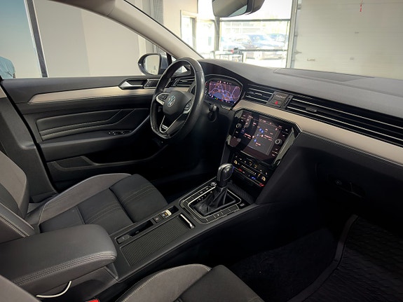 Volkswagen Passat Alltrack 11 of 17