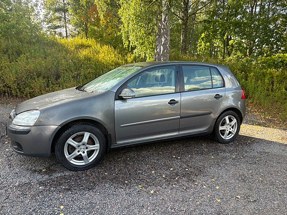Volkswagen Golf V 3 of 14
