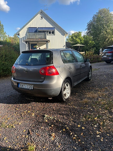 Volkswagen Golf V 5 of 14