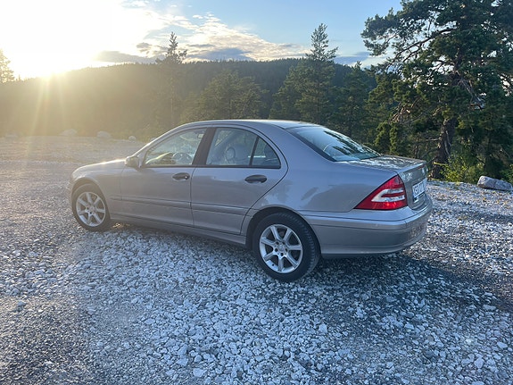Mercedes-Benz C180 k 4 of 6
