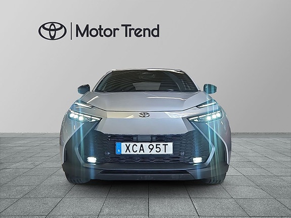 Toyota C-HR 6 of 12