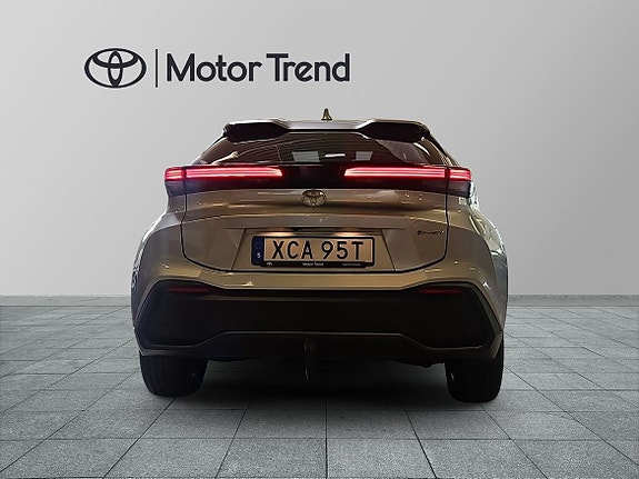 Toyota C-HR 5 of 12