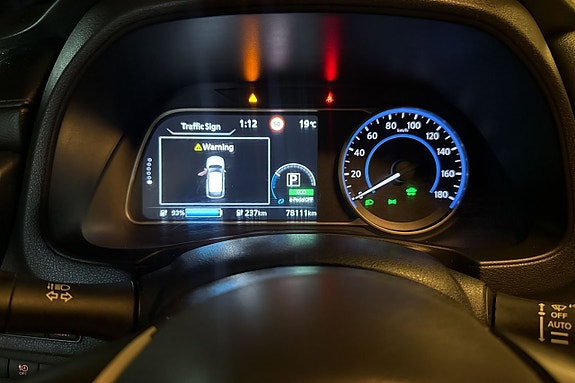 Nissan Leaf 15 of 21