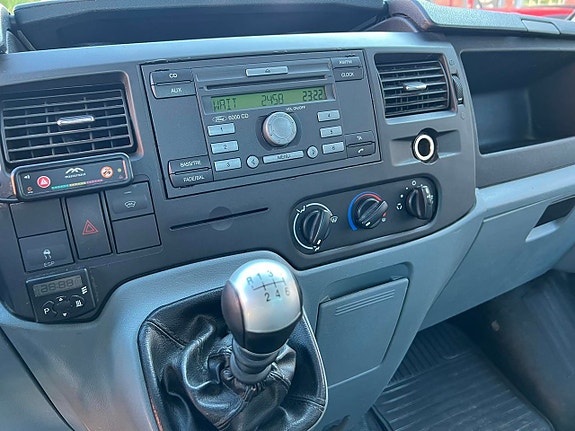 Ford Transit 8 of 12