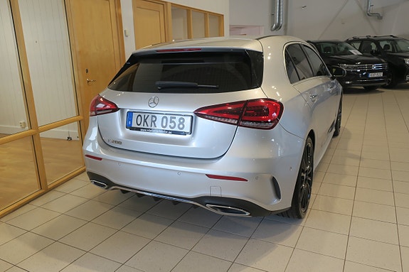 Mercedes-Benz A200 4 of 17