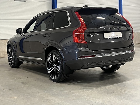 Volvo XC90 4 of 26