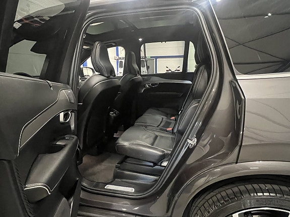 Volvo XC90 13 of 26