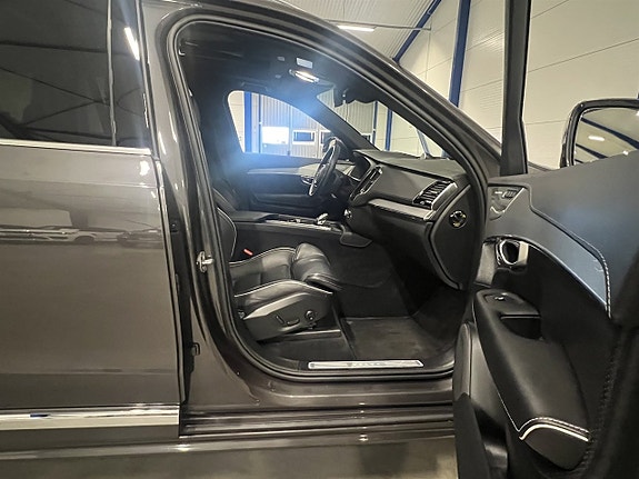 Volvo XC90 15 of 26