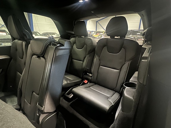 Volvo XC90 14 of 26
