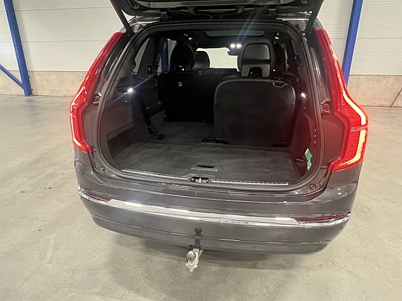 Volvo XC90 24 of 26