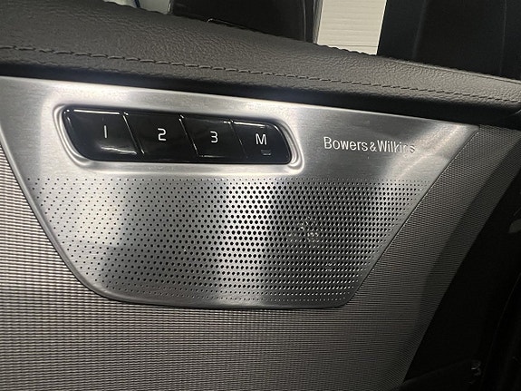 Volvo XC90 8 of 26