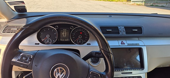 Volkswagen Passat CC 3 of 10
