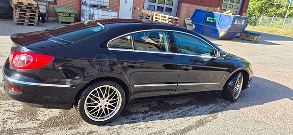 Volkswagen Passat CC 7 of 10