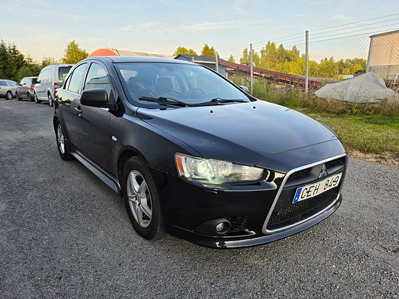 Mitsubishi Lancer 2 of 9
