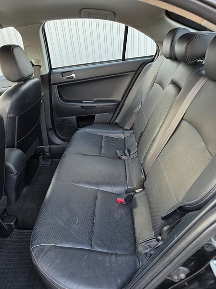 Mitsubishi Lancer 9 of 9