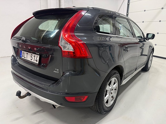 Volvo XC60 2 of 18