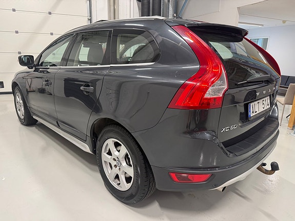 Volvo XC60 3 of 18