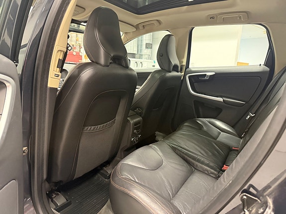 Volvo XC60 16 of 18