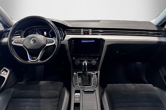 Volkswagen Passat 7 of 23
