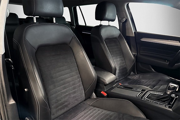 Volkswagen Passat 11 of 23