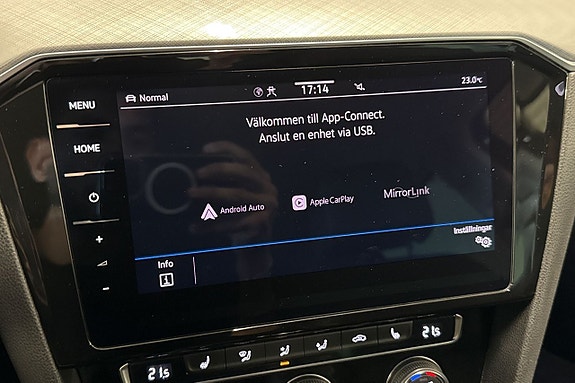 Volkswagen Passat 21 of 23