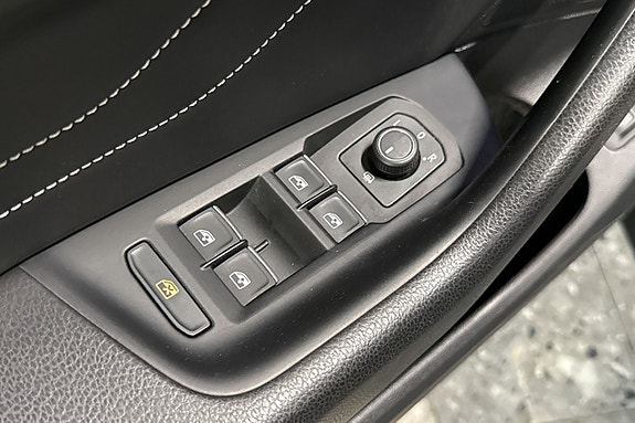 Volkswagen Passat 17 of 23