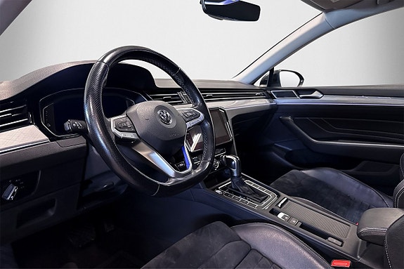 Volkswagen Passat 8 of 23