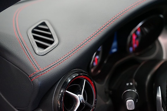 Mercedes-Benz CLA45 21 of 24