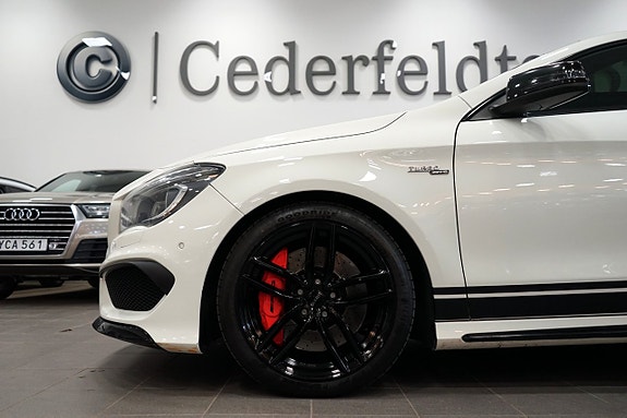 Mercedes-Benz CLA45 6 of 24