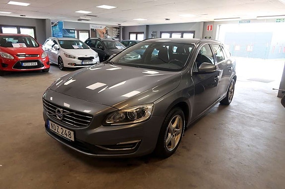 Volvo V60 2 of 13