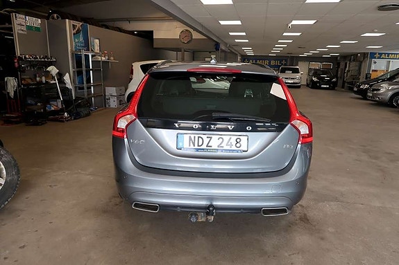 Volvo V60 4 of 13