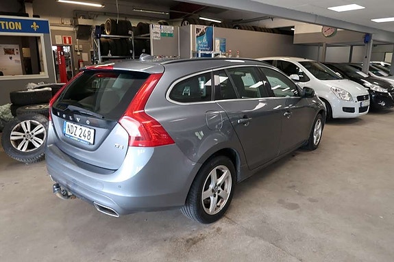 Volvo V60 6 of 13