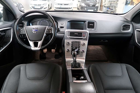 Volvo V60 12 of 13