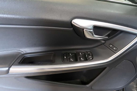 Volvo V60 8 of 13