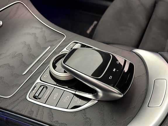 Mercedes-Benz C300 28 of 30