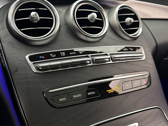 Mercedes-Benz C300 27 of 30