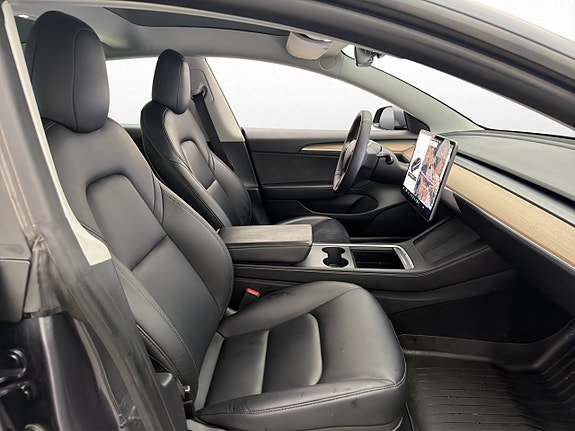 Tesla Model 3 26 of 30