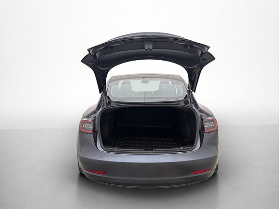 Tesla Model 3 29 of 30