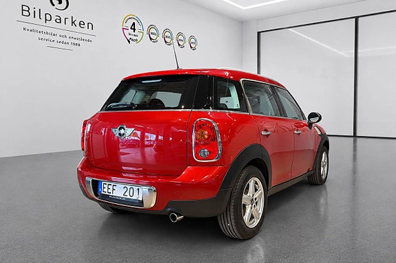 MINI Countryman One 2 of 16