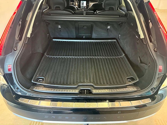 Volvo V90 Cross Country 9 of 10