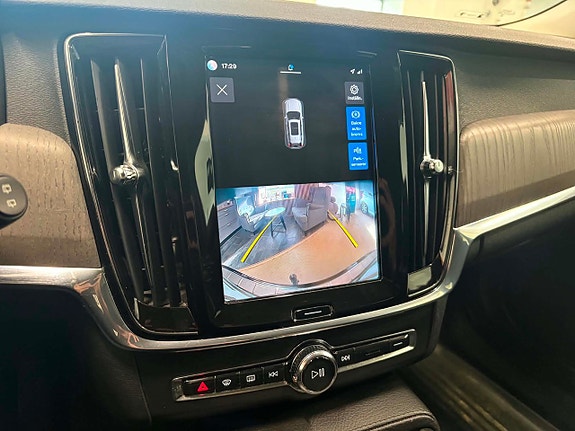 Volvo V90 Cross Country 7 of 10